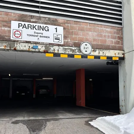 Tarbey A25 アパート ロイカーバード